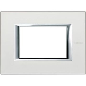 BTicino Axolute 3-Modul Rechteckplatte, Silbermetall – Artikelnummer HA4803SAN